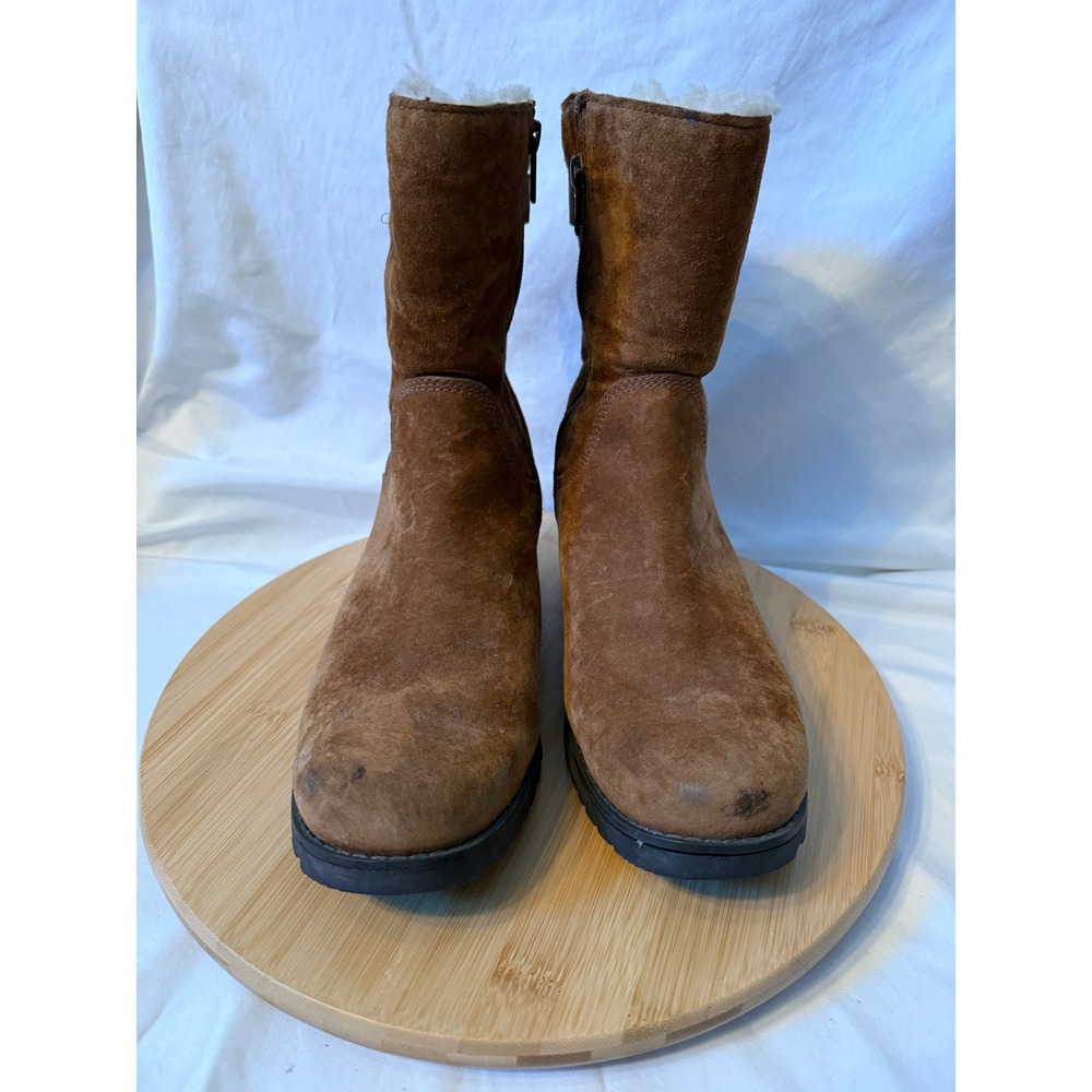 UGG Lynnea Chestnut Suede Shearling Lined Buckle Boots 1982 Brown Womens 8.5 - Picture 2 of 8